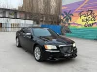 2013 Chrysler 300C Imported Model, 3.6L Premium Edition — миниатюра 2