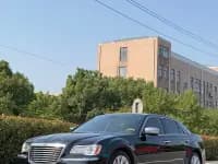 2013 Chrysler 300C Imported Model, 3.6L Premium Edition — миниатюра 1