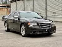 2013 Chrysler 300C Imported Model 3.6L Premium Edition — миниатюра 2