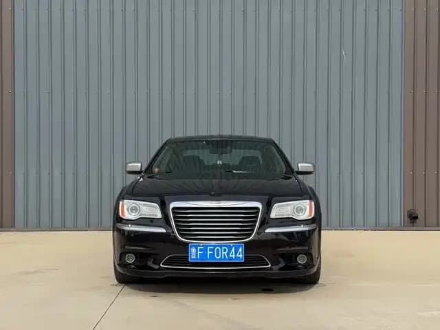 2013 Chrysler 300C Imported Model 3.6L Premium Edition