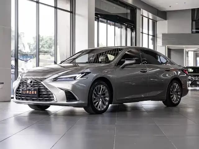 Lexus ES 2025 300h Executive Edition