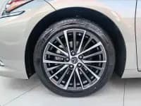 Lexus ES 2022 300h Premium Edition — миниатюра 4