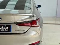 Lexus ES 2020 300h Premium Edition — миниатюра 24