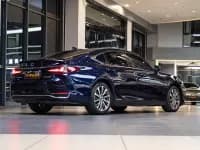 Lexus ES 2020 300h Premium Edition — миниатюра 3