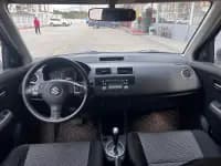 2010 Swift 1.5L Automatic Champion Limited Edition — миниатюра 6