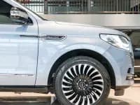 Navigator 2020 3.5T Long Wheelbase Presidential Edition — миниатюра 5