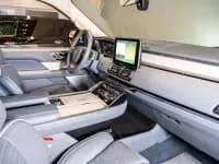 Navigator 2020 3.5T Long Wheelbase Presidential Edition — миниатюра 10