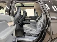 Navigator 2022 3.5T Long Wheelbase Presidential Edition — миниатюра 16