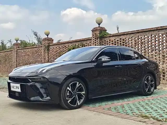 Lynk & Co 03 2023 1.5TD DCT Pro