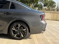 Lynk & Co 03 2023 1.5TD DCT Pro — миниатюра 4