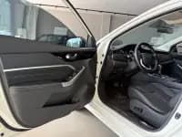 Venucia D60 2023 PLUS 1.6L XV CVT Smart Edition — миниатюра 4