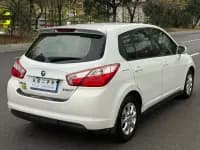 Venucia R50 2015 1.6L Automatic Deluxe Edition — миниатюра 8