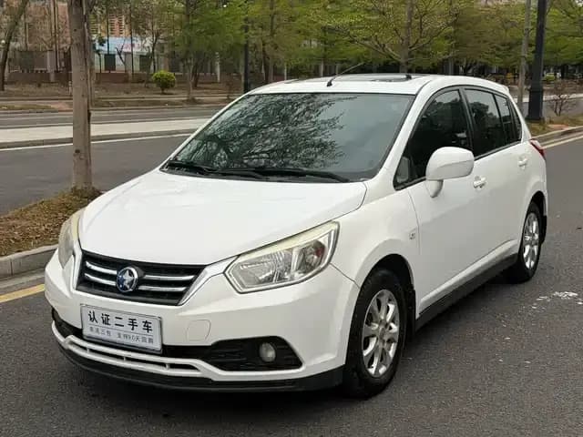 Venucia R50 2015 1.6L Automatic Deluxe Edition