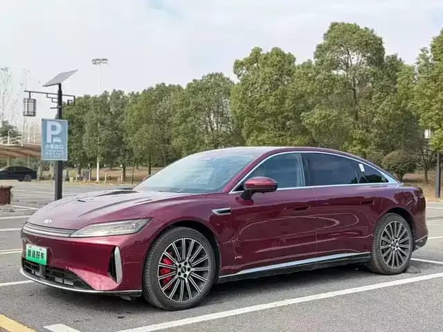 Fengyun A9L 2025 All-Wheel Drive High-Performance Peak Edition