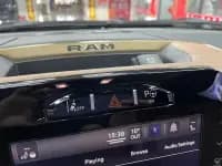 RAM Trucks 2023 5.7L Automatic — миниатюра 17