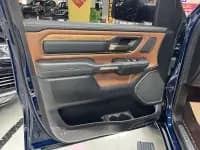 RAM Trucks 2023 5.7L Automatic — миниатюра 19