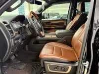 RAM Trucks 2023 5.7L Automatic — миниатюра 8