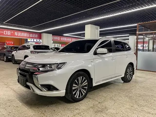Outlander 2021 2.0L 2WD Comfortline 5-seater