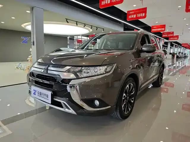 Outlander 2019 2.0L 2WD Enjoy Edition 5-seater National VI Emission Standard