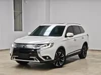 Outlander 2020 2.4L 4WD Luxury Edition 5-seater — миниатюра 1