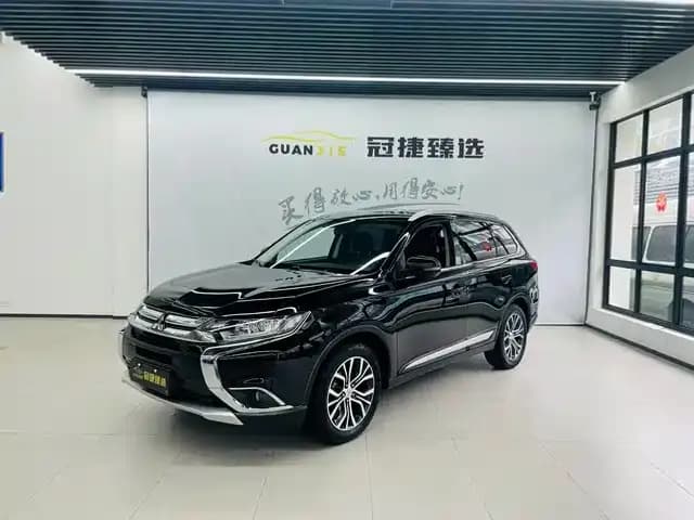 Outlander 2018 2.0L 2WD Joyful Edition 7-seater
