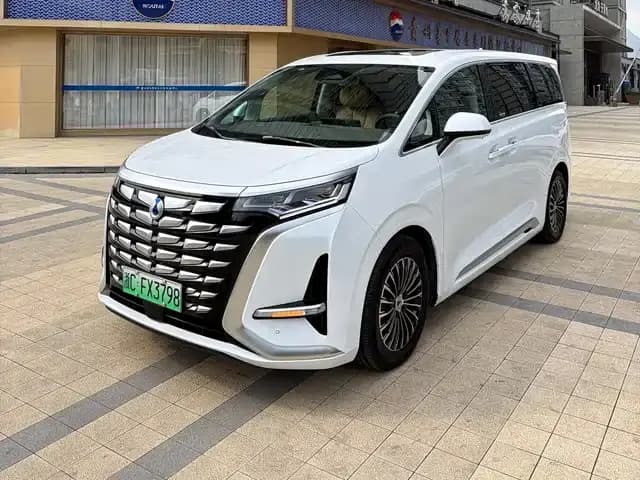 Denza D9 2022 DM-i 1040 Premium