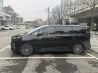 Denza D9 2022 DM-i 970 4WD Premium Edition — миниатюра 1