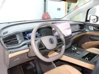 Denza D9 2022 DM-i 970 AWD Flagship Edition — миниатюра 9