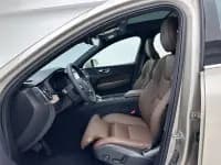 2025 Volvo XC60 B5 AWD Inscription Luxury Edition — миниатюра 18