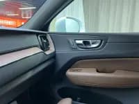 2022 Volvo XC60 B5 AWD Inscription Luxury Edition — миниатюра 16