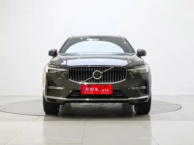 2022 Volvo XC60 B5 AWD Inscription Luxury Edition