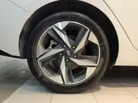 Hyundai Elantra 2022 1.5L CVT LUX Premium Edition — миниатюра 29