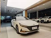 Hyundai Elantra 2022 1.5L CVT LUX Premium Edition — миниатюра 4