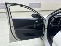 Hyundai Elantra 2022 1.5L CVT 20th Anniversary Edition — миниатюра 12