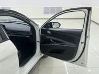 Hyundai Elantra 2022 1.5L CVT 20th Anniversary Edition — миниатюра 16