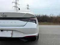 Hyundai Elantra 2021 1.5L CVT LUX Premium Edition — миниатюра 20