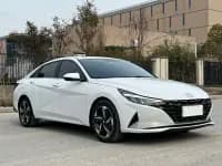 Hyundai Elantra 2021 1.5L CVT LUX Premium Edition — миниатюра 3