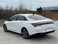 Hyundai Elantra 2021 1.5L CVT LUX Premium Edition — миниатюра 8