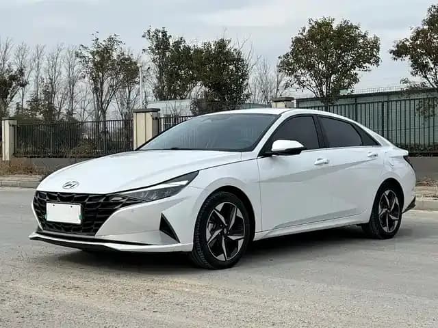 Hyundai Elantra 2021 1.5L CVT LUX Premium Edition