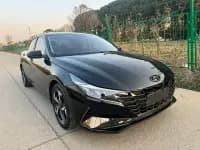 Hyundai Elantra 2021 1.5L CVT LUX Premium Edition — миниатюра 3