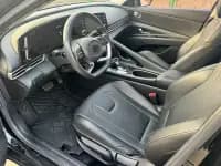 Hyundai Elantra 2021 1.5L CVT LUX Premium Edition — миниатюра 5