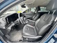 Hyundai Elantra 2021 1.5L CVT LUX Premium Edition — миниатюра 4