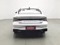 Hyundai Elantra 2022 1.5L CVT LUX Premium Edition — миниатюра 4