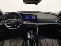 Hyundai Elantra 2022 1.5L CVT LUX Premium Edition — миниатюра 5