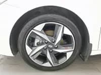 Hyundai Elantra 2021 1.5L CVT LUX Premium Edition — миниатюра 17