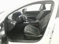 Hyundai Elantra 2021 1.5L CVT LUX Premium Edition — миниатюра 10