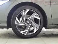 Hyundai Elantra 2023 1.5L CVT LUX Premium Edition — миниатюра 17