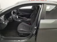 Hyundai Elantra 2023 1.5L CVT LUX Premium Edition — миниатюра 10