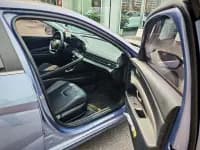 Hyundai Elantra 2023 1.5L CVT LUX Premium Edition — миниатюра 6