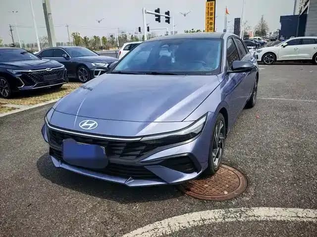 Hyundai Elantra 2023 1.5L CVT LUX Premium Edition